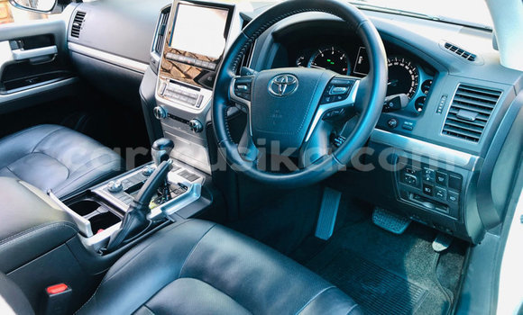 Acheter Occasion Voiture Toyota Land Cruiser Prado Blanc à Beitbridge, Matabeleland South Acheter Occasion Voiture Toyota Land Cruiser Prado Blanc à Beitbridge, Matabeleland South