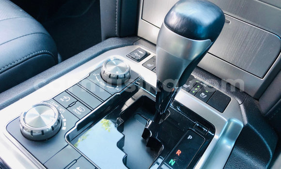 Acheter Occasion Voiture Toyota Land Cruiser Prado Blanc à Beitbridge, Matabeleland South Acheter Occasion Voiture Toyota Land Cruiser Prado Blanc à Beitbridge, Matabeleland South
