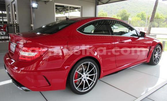 Nunua Ilio tumika Mercedes‒Benz C-klasse AMG Nyekundu Gari ndani ya Beitbridge nchini Matabeleland Kusini Nunua Ilio tumika Mercedes‒Benz C-klasse AMG Nyekundu Gari ndani ya Beitbridge nchini Matabeleland Kusini