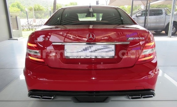 Nunua Ilio tumika Mercedes‒Benz C-klasse AMG Nyekundu Gari ndani ya Beitbridge nchini Matabeleland Kusini Nunua Ilio tumika Mercedes‒Benz C-klasse AMG Nyekundu Gari ndani ya Beitbridge nchini Matabeleland Kusini