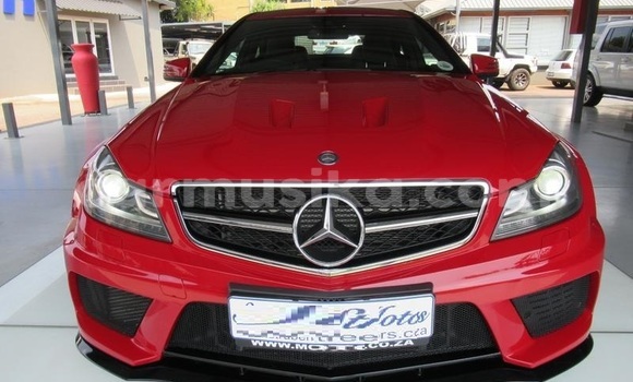 Nunua Ilio tumika Mercedes‒Benz C-klasse AMG Nyekundu Gari ndani ya Beitbridge nchini Matabeleland Kusini Nunua Ilio tumika Mercedes‒Benz C-klasse AMG Nyekundu Gari ndani ya Beitbridge nchini Matabeleland Kusini