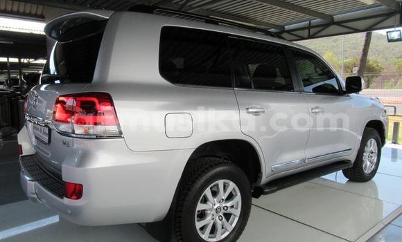 Buy Used Toyota Land Cruiser Prado Silver Car in Harare in Harare Buy Used Toyota Land Cruiser Prado Silver Car in Harare in Harare