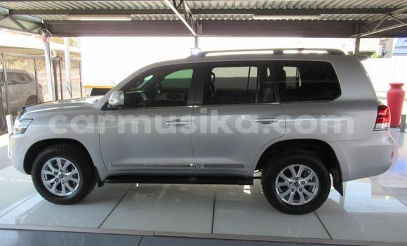 Buy Used Toyota Land Cruiser Prado Silver Car in Harare in Harare Buy Used Toyota Land Cruiser Prado Silver Car in Harare in Harare