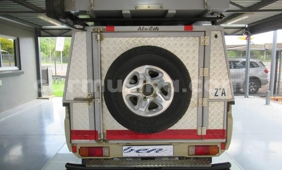 Nunua Ilio tumika Toyota Land Cruiser Brown Gari ndani ya Beitbridge nchini Matabeleland Kusini Nunua Ilio tumika Toyota Land Cruiser Brown Gari ndani ya Beitbridge nchini Matabeleland Kusini