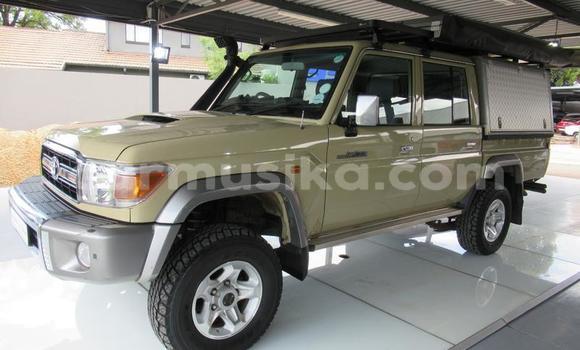 Nunua Ilio tumika Toyota Land Cruiser Brown Gari ndani ya Beitbridge nchini Matabeleland Kusini Nunua Ilio tumika Toyota Land Cruiser Brown Gari ndani ya Beitbridge nchini Matabeleland Kusini