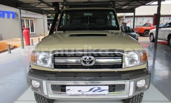 Nunua Ilio tumika Toyota Land Cruiser Brown Gari ndani ya Beitbridge nchini Matabeleland Kusini Nunua Ilio tumika Toyota Land Cruiser Brown Gari ndani ya Beitbridge nchini Matabeleland Kusini