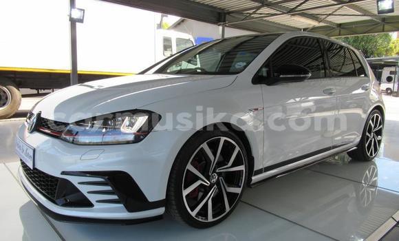 Nunua Ilio tumika Volkswagen Golf Nyeupe Gari ndani ya Beitbridge nchini Matabeleland Kusini Nunua Ilio tumika Volkswagen Golf Nyeupe Gari ndani ya Beitbridge nchini Matabeleland Kusini