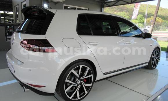 Nunua Ilio tumika Volkswagen Golf Nyeupe Gari ndani ya Beitbridge nchini Matabeleland Kusini Nunua Ilio tumika Volkswagen Golf Nyeupe Gari ndani ya Beitbridge nchini Matabeleland Kusini