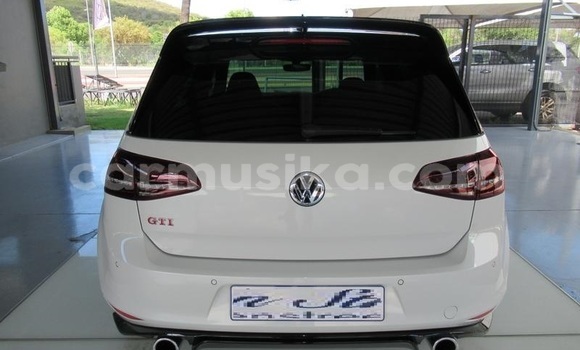 Nunua Ilio tumika Volkswagen Golf Nyeupe Gari ndani ya Beitbridge nchini Matabeleland Kusini Nunua Ilio tumika Volkswagen Golf Nyeupe Gari ndani ya Beitbridge nchini Matabeleland Kusini