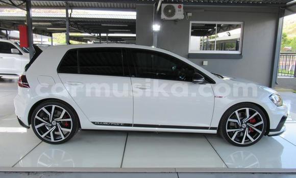 Nunua Ilio tumika Volkswagen Golf Nyeupe Gari ndani ya Beitbridge nchini Matabeleland Kusini Nunua Ilio tumika Volkswagen Golf Nyeupe Gari ndani ya Beitbridge nchini Matabeleland Kusini