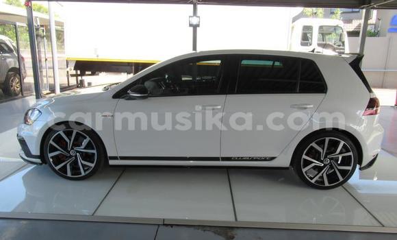 Nunua Ilio tumika Volkswagen Golf Nyeupe Gari ndani ya Beitbridge nchini Matabeleland Kusini Nunua Ilio tumika Volkswagen Golf Nyeupe Gari ndani ya Beitbridge nchini Matabeleland Kusini