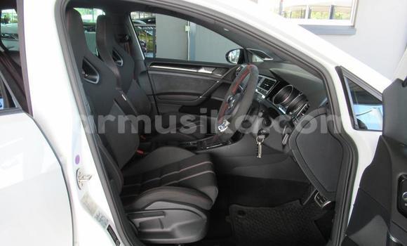 Nunua Ilio tumika Volkswagen Golf Nyeupe Gari ndani ya Beitbridge nchini Matabeleland Kusini Nunua Ilio tumika Volkswagen Golf Nyeupe Gari ndani ya Beitbridge nchini Matabeleland Kusini