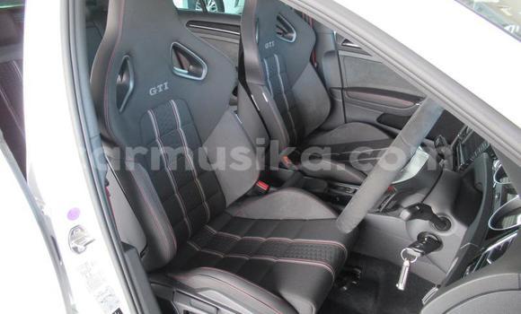 Nunua Ilio tumika Volkswagen Golf Nyeupe Gari ndani ya Beitbridge nchini Matabeleland Kusini Nunua Ilio tumika Volkswagen Golf Nyeupe Gari ndani ya Beitbridge nchini Matabeleland Kusini