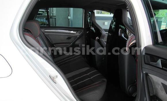 Nunua Ilio tumika Volkswagen Golf Nyeupe Gari ndani ya Beitbridge nchini Matabeleland Kusini Nunua Ilio tumika Volkswagen Golf Nyeupe Gari ndani ya Beitbridge nchini Matabeleland Kusini