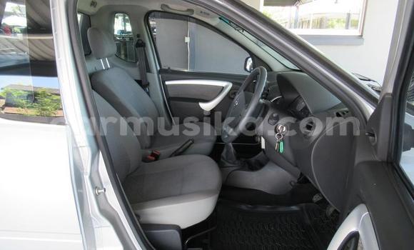 Buy Used Nissan NP 300 Silver Car in Beitbridge in Matabeleland South Buy Used Nissan NP 300 Silver Car in Beitbridge in Matabeleland South