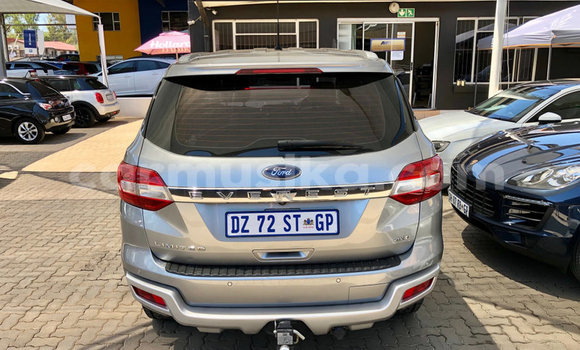 Acheter Occasion Voiture Ford Everest Gris à Beitbridge, Matabeleland South Acheter Occasion Voiture Ford Everest Gris à Beitbridge, Matabeleland South