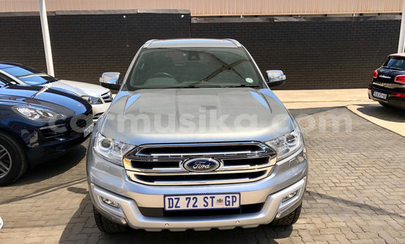 Acheter Occasion Voiture Ford Everest Gris à Beitbridge, Matabeleland South Acheter Occasion Voiture Ford Everest Gris à Beitbridge, Matabeleland South