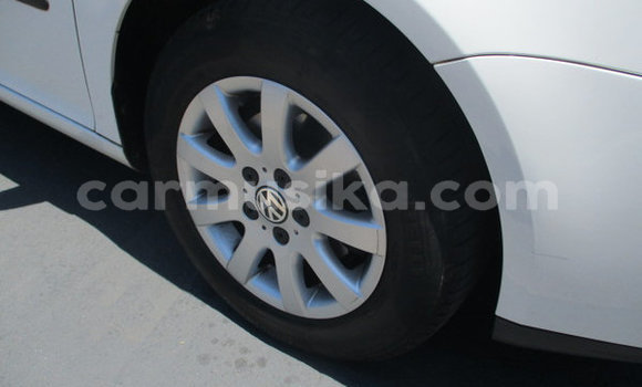 Nunua Ilio tumika Volkswagen Golf Nyeupe Gari ndani ya Beitbridge nchini Matabeleland Kusini Nunua Ilio tumika Volkswagen Golf Nyeupe Gari ndani ya Beitbridge nchini Matabeleland Kusini