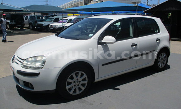 Nunua Ilio tumika Volkswagen Golf Nyeupe Gari ndani ya Beitbridge nchini Matabeleland Kusini Nunua Ilio tumika Volkswagen Golf Nyeupe Gari ndani ya Beitbridge nchini Matabeleland Kusini