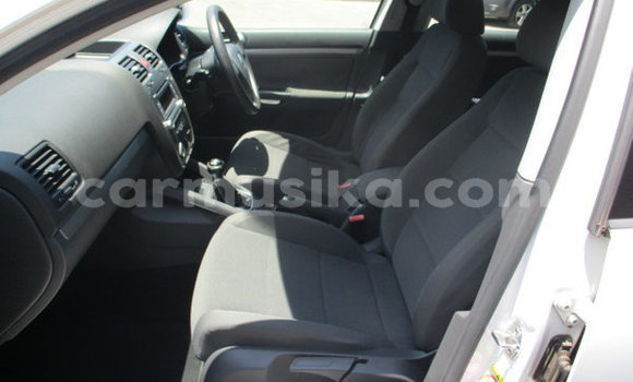 Nunua Ilio tumika Volkswagen Golf Nyeupe Gari ndani ya Beitbridge nchini Matabeleland Kusini Nunua Ilio tumika Volkswagen Golf Nyeupe Gari ndani ya Beitbridge nchini Matabeleland Kusini