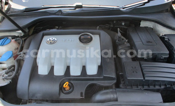 Nunua Ilio tumika Volkswagen Golf Nyeupe Gari ndani ya Beitbridge nchini Matabeleland Kusini Nunua Ilio tumika Volkswagen Golf Nyeupe Gari ndani ya Beitbridge nchini Matabeleland Kusini