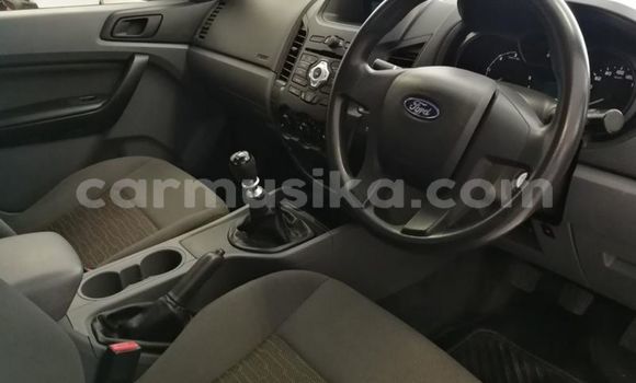 Nunua Ilio tumika Ford Ranger Nyeupe Gari ndani ya Bulawayo nchini Bulawayo Nunua Ilio tumika Ford Ranger Nyeupe Gari ndani ya Bulawayo nchini Bulawayo
