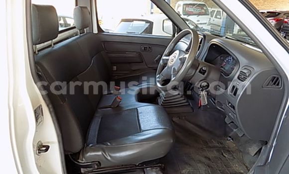Nunua Ilio tumika Nissan NP 300 Nyeupe Gari ndani ya Bulawayo nchini Bulawayo Nunua Ilio tumika Nissan NP 300 Nyeupe Gari ndani ya Bulawayo nchini Bulawayo