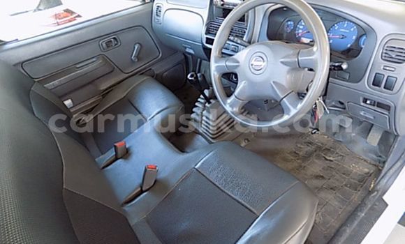 Nunua Ilio tumika Nissan NP 300 Nyeupe Gari ndani ya Bulawayo nchini Bulawayo Nunua Ilio tumika Nissan NP 300 Nyeupe Gari ndani ya Bulawayo nchini Bulawayo