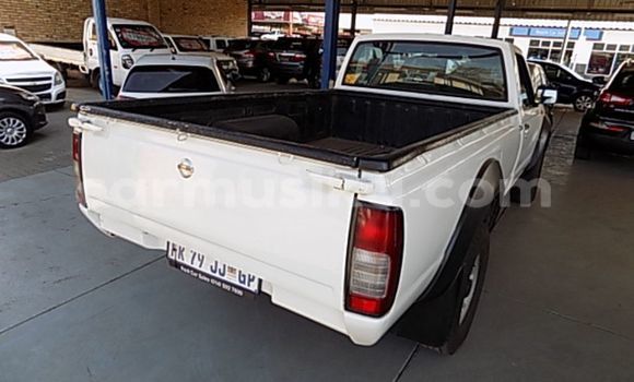 Nunua Ilio tumika Nissan NP 300 Nyeupe Gari ndani ya Bulawayo nchini Bulawayo Nunua Ilio tumika Nissan NP 300 Nyeupe Gari ndani ya Bulawayo nchini Bulawayo