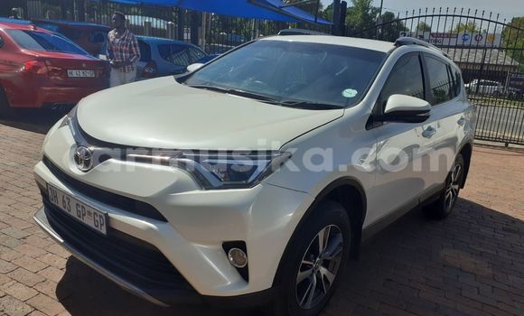 Acheter Occasion Voiture Toyota RAV4 Blanc à Beitbridge, Matabeleland South Acheter Occasion Voiture Toyota RAV4 Blanc à Beitbridge, Matabeleland South