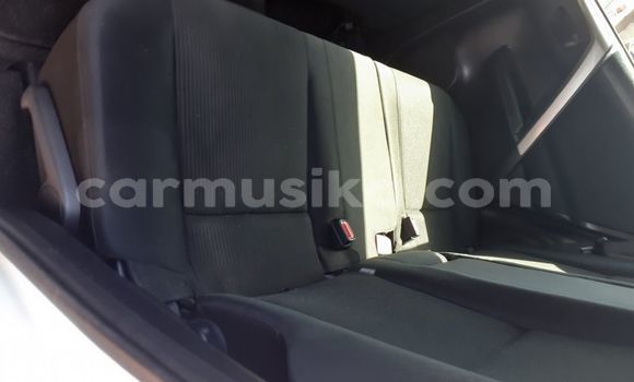 Acheter Occasion Voiture Toyota RAV4 Blanc à Beitbridge, Matabeleland South Acheter Occasion Voiture Toyota RAV4 Blanc à Beitbridge, Matabeleland South