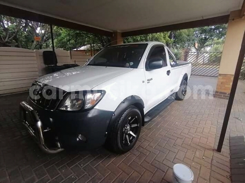 Big with watermark toyota hilux matabeleland south beitbridge 11527