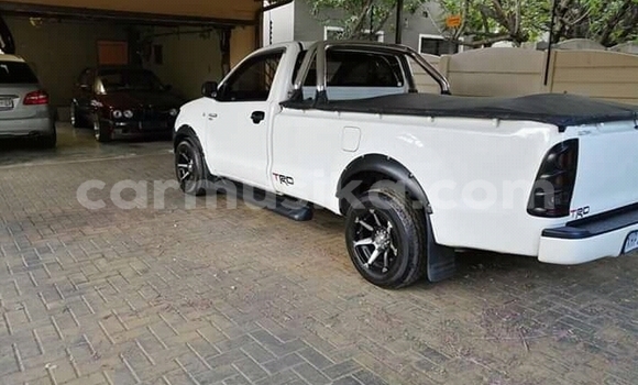 Buy Used Toyota Hilux White Car in Beitbridge in Matabeleland South Buy Used Toyota Hilux White Car in Beitbridge in Matabeleland South