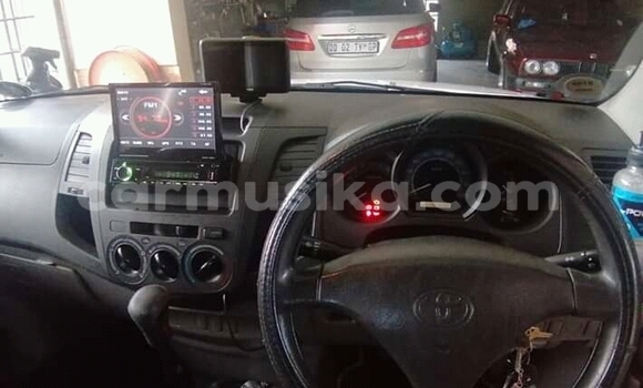 Buy Used Toyota Hilux White Car in Beitbridge in Matabeleland South Buy Used Toyota Hilux White Car in Beitbridge in Matabeleland South