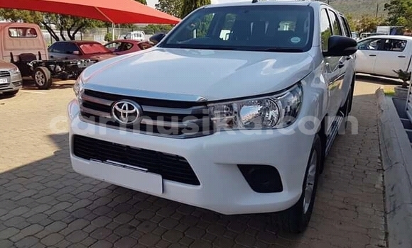 Tenga Tsaru Toyota Hilux Chena Mota in Beitbridge in Matabeleland South Tenga Tsaru Toyota Hilux Chena Mota in Beitbridge in Matabeleland South