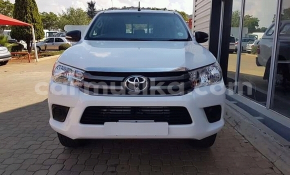 Tenga Tsaru Toyota Hilux Chena Mota in Beitbridge in Matabeleland South Tenga Tsaru Toyota Hilux Chena Mota in Beitbridge in Matabeleland South