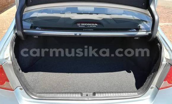 Nunua Ilio tumika Honda Civic Fedha Gari ndani ya Belvedere nchini Harare Nunua Ilio tumika Honda Civic Fedha Gari ndani ya Belvedere nchini Harare