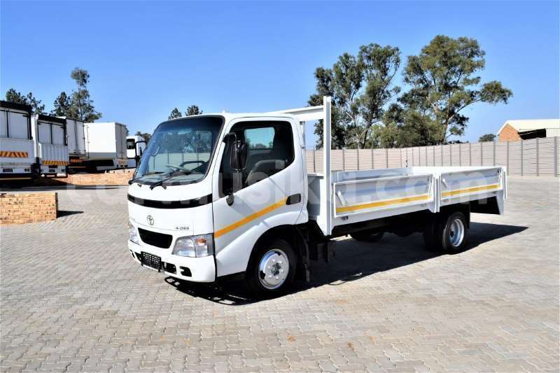 Big with watermark toyota dyna matabeleland south beitbridge 11533