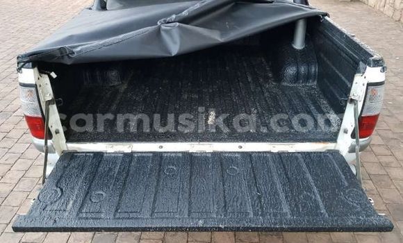 Acheter Occasion Voiture Isuzu KB Blanc à Beitbridge, Matabeleland South Acheter Occasion Voiture Isuzu KB Blanc à Beitbridge, Matabeleland South