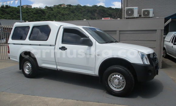 Acheter Occasion Voiture Isuzu KB Blanc à Bulawayo, Bulawayo Acheter Occasion Voiture Isuzu KB Blanc à Bulawayo, Bulawayo