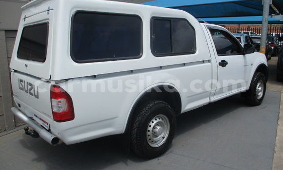 Acheter Occasion Voiture Isuzu KB Blanc à Bulawayo, Bulawayo Acheter Occasion Voiture Isuzu KB Blanc à Bulawayo, Bulawayo