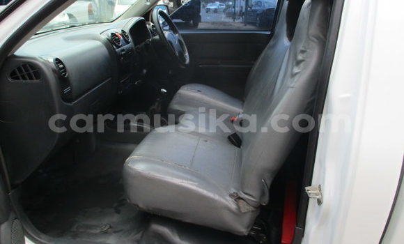 Acheter Occasion Voiture Isuzu KB Blanc à Bulawayo, Bulawayo Acheter Occasion Voiture Isuzu KB Blanc à Bulawayo, Bulawayo