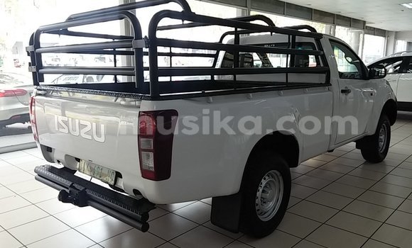 Acheter Occasion Voiture Isuzu KB Blanc à Bulawayo, Bulawayo Acheter Occasion Voiture Isuzu KB Blanc à Bulawayo, Bulawayo
