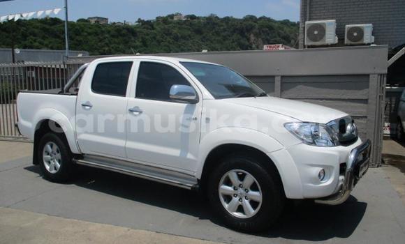 Nunua Ilio tumika Toyota Hilux Nyeupe Gari ndani ya Bulawayo nchini Bulawayo Nunua Ilio tumika Toyota Hilux Nyeupe Gari ndani ya Bulawayo nchini Bulawayo