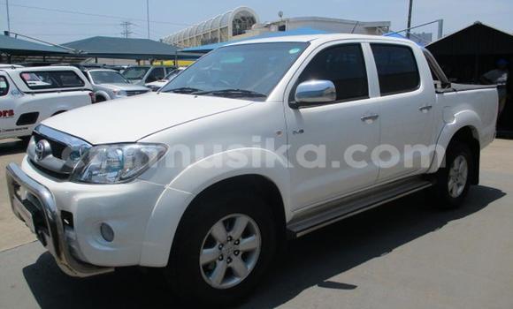 Nunua Ilio tumika Toyota Hilux Nyeupe Gari ndani ya Bulawayo nchini Bulawayo Nunua Ilio tumika Toyota Hilux Nyeupe Gari ndani ya Bulawayo nchini Bulawayo