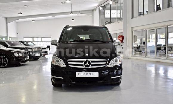Tenga Tsaru Mercedes‒Benz Viano Nhema Mota in Beitbridge in Matabeleland South Tenga Tsaru Mercedes‒Benz Viano Nhema Mota in Beitbridge in Matabeleland South