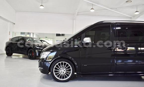 Tenga Tsaru Mercedes‒Benz Viano Nhema Mota in Beitbridge in Matabeleland South Tenga Tsaru Mercedes‒Benz Viano Nhema Mota in Beitbridge in Matabeleland South