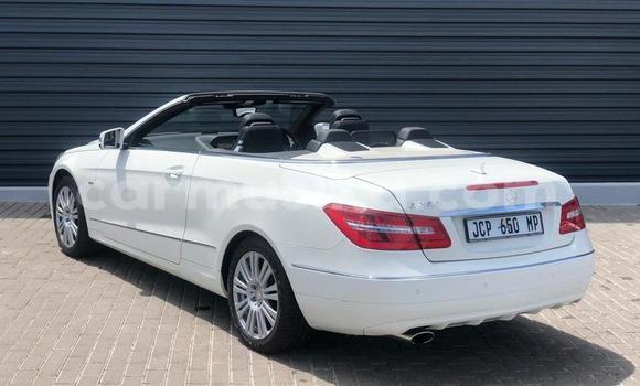 Acheter Occasion Voiture Mercedes‒Benz E–Class Blanc à Bulawayo, Bulawayo Acheter Occasion Voiture Mercedes‒Benz E–Class Blanc à Bulawayo, Bulawayo