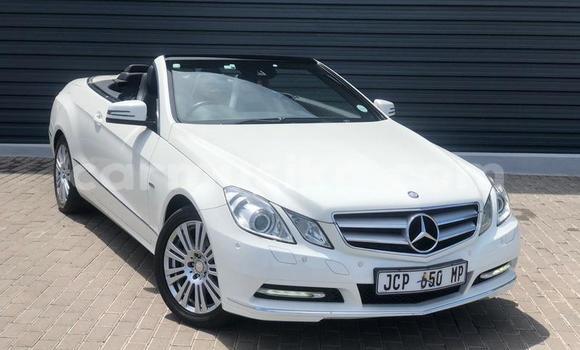 Acheter Occasion Voiture Mercedes‒Benz E–Class Blanc à Bulawayo, Bulawayo Acheter Occasion Voiture Mercedes‒Benz E–Class Blanc à Bulawayo, Bulawayo