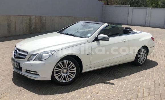 Acheter Occasion Voiture Mercedes‒Benz E–Class Blanc à Bulawayo, Bulawayo Acheter Occasion Voiture Mercedes‒Benz E–Class Blanc à Bulawayo, Bulawayo